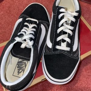 Old skool vans (lows) black & white